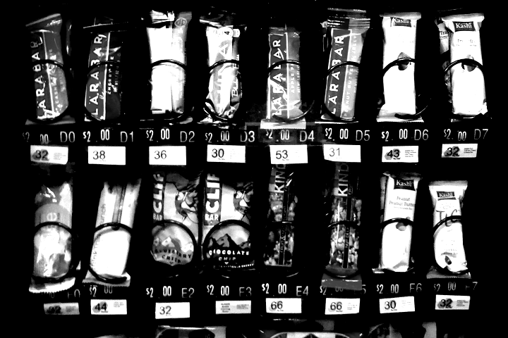 sncks-blackwhite